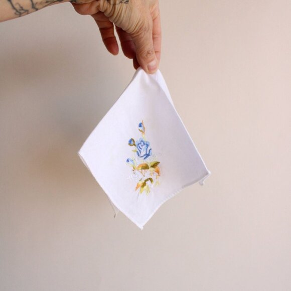 Vintage Handkerchief, White Cotton With Blue Embroidered Roses Hanky - Picture 10 of 10